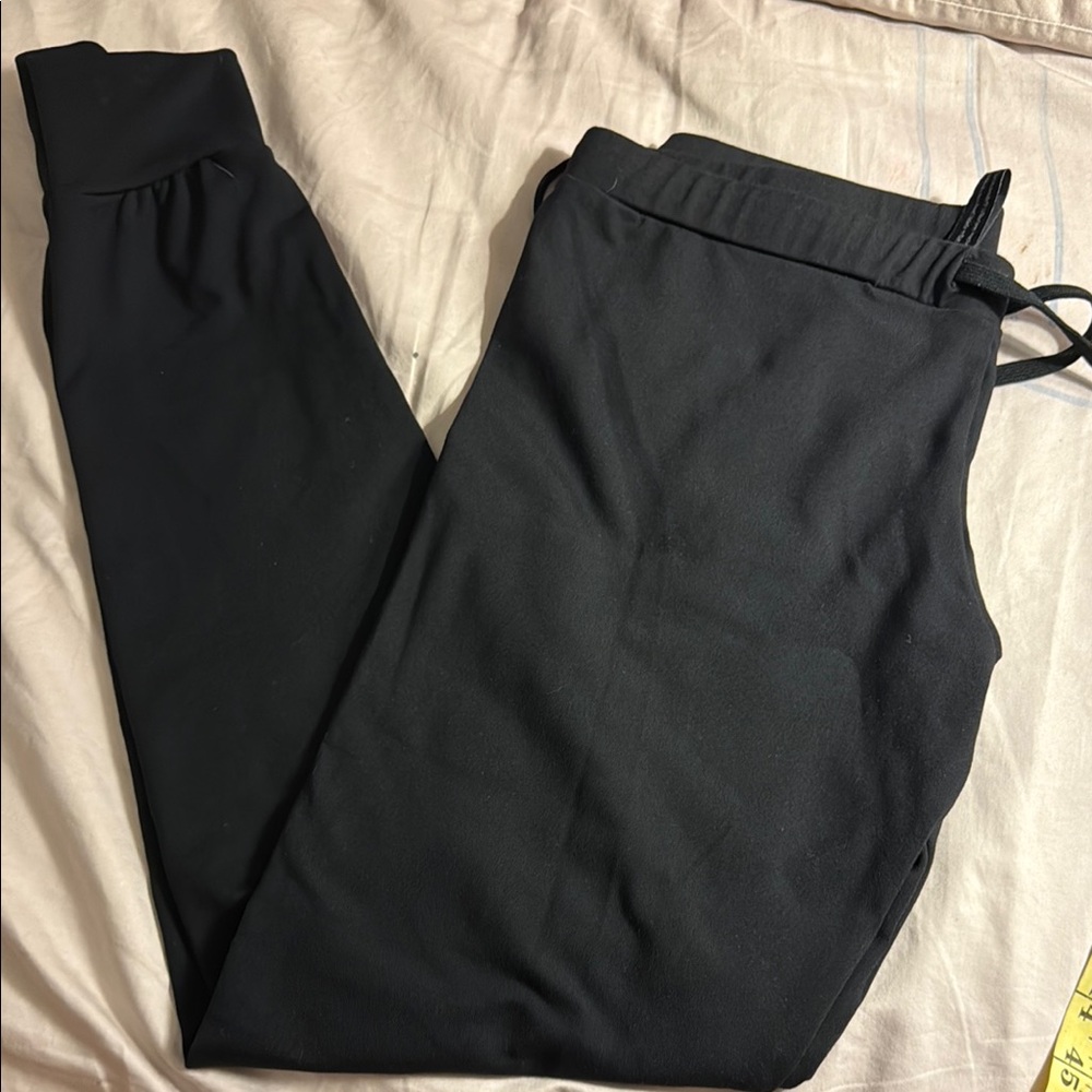 Indah Black Leggings